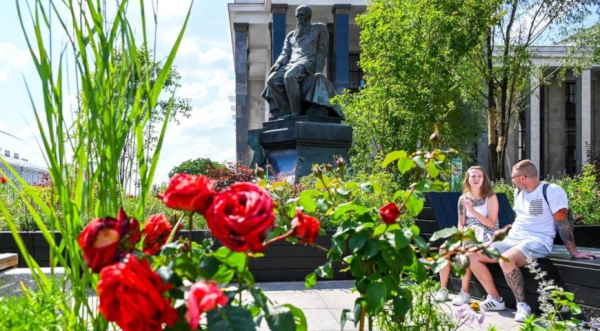 Цветочные выставки июля 2025: где и когда увидеть летнее волшебство в Москве и других городах