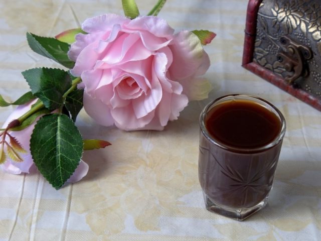 Как сделать настойку из черемухи на спирте, водке в домашних условиях