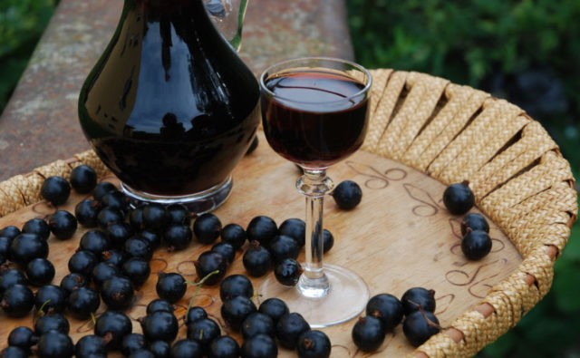 Как сделать настойку из черемухи на спирте, водке в домашних условиях